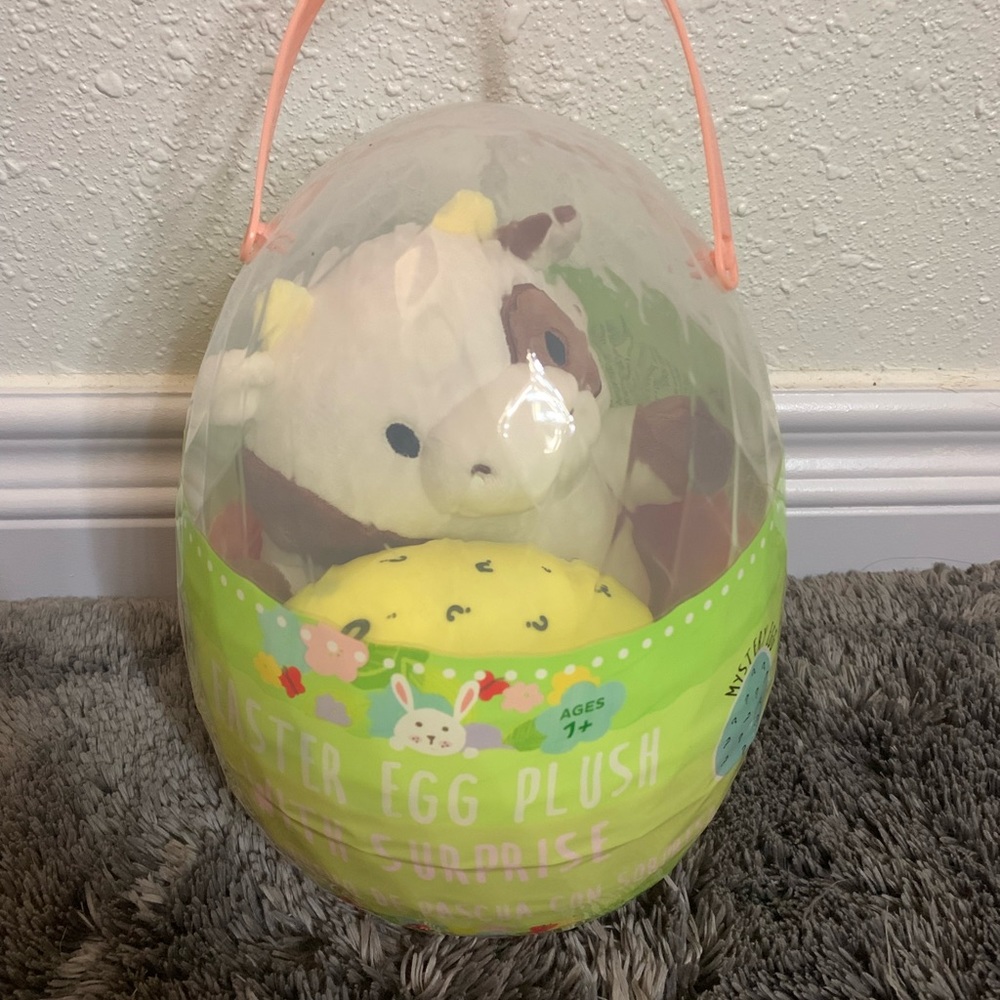 Ronnie Drella the cow hugmee
squishmallow easter egg
exclusive
